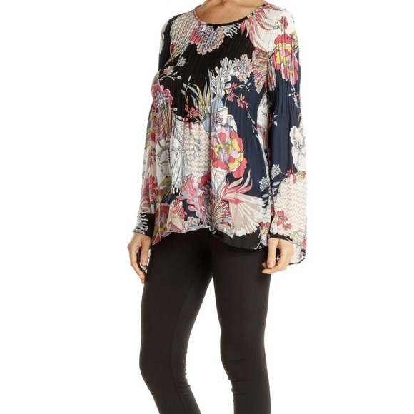 Melissa Paige Pink and Blue Graphic Long Sleeve Blouse - Picture 2 of 4